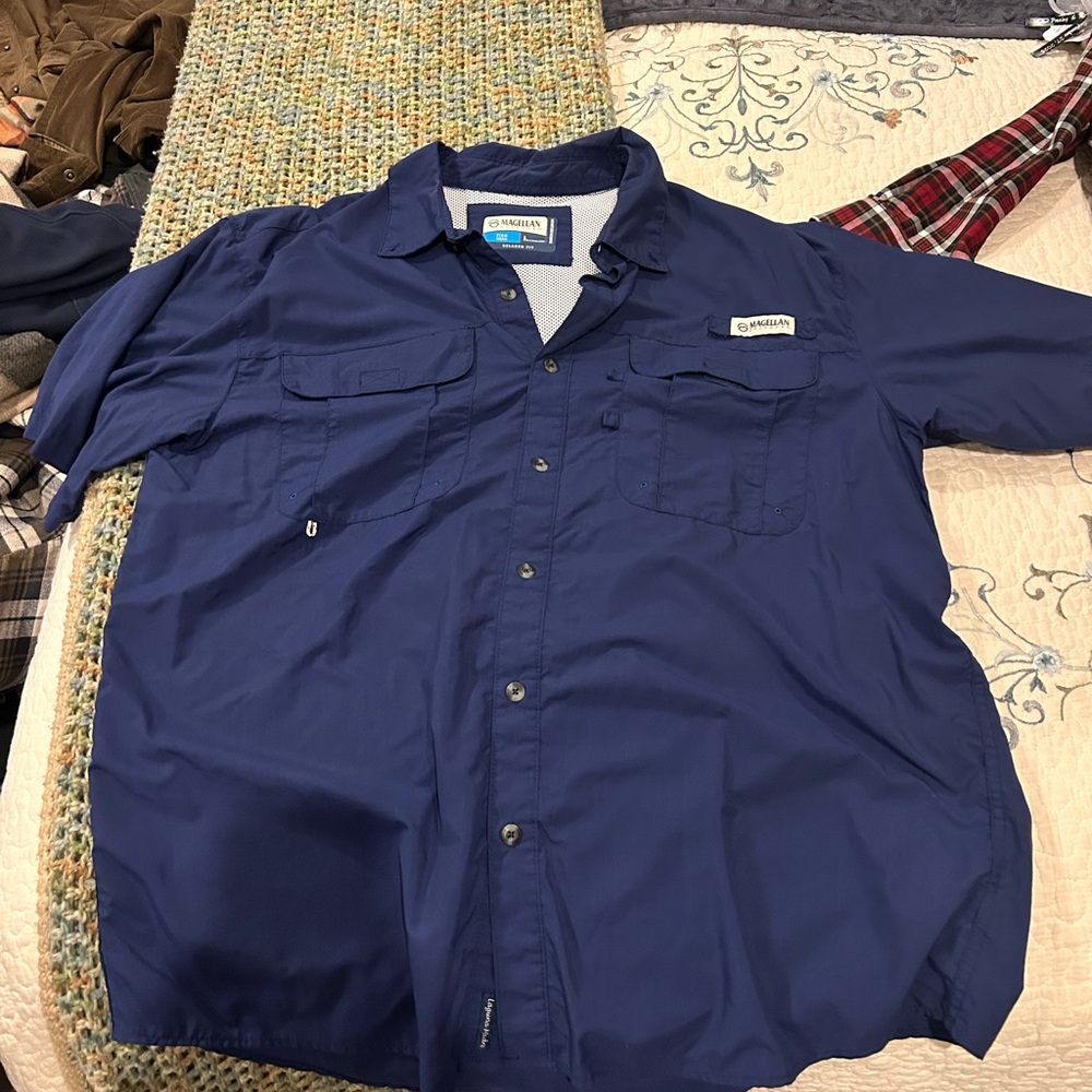 Magellan outdoors short sleeve fishing shirt size L